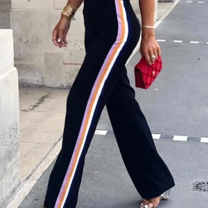 Byxor zara - Världens finaste byxor som tyvärr är försmå för mig. Super sköna! Stl xs, skriv för fler bilder! Bättre pris vid köpa av flera saker! 😀