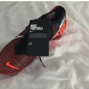 Nike marcurial skor helt nya  - Helt nya fotbollskor strl 39