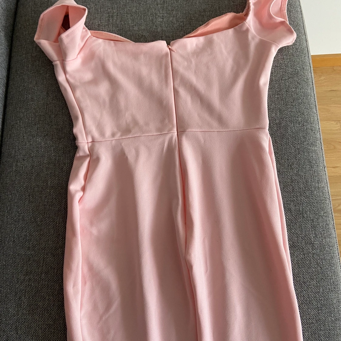 En rosa festklänning  - 91