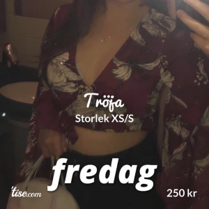 TRÖJA - Heej! Säljer denna snygga topp som är knytbar och skit snygg! Använd 1 gång
