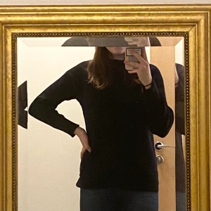 Cubus tröja strl M - Nyskick, använd fåtal gånger. Jag är 168 cm lång och den är lite stor på mig me sitter helt okej. 