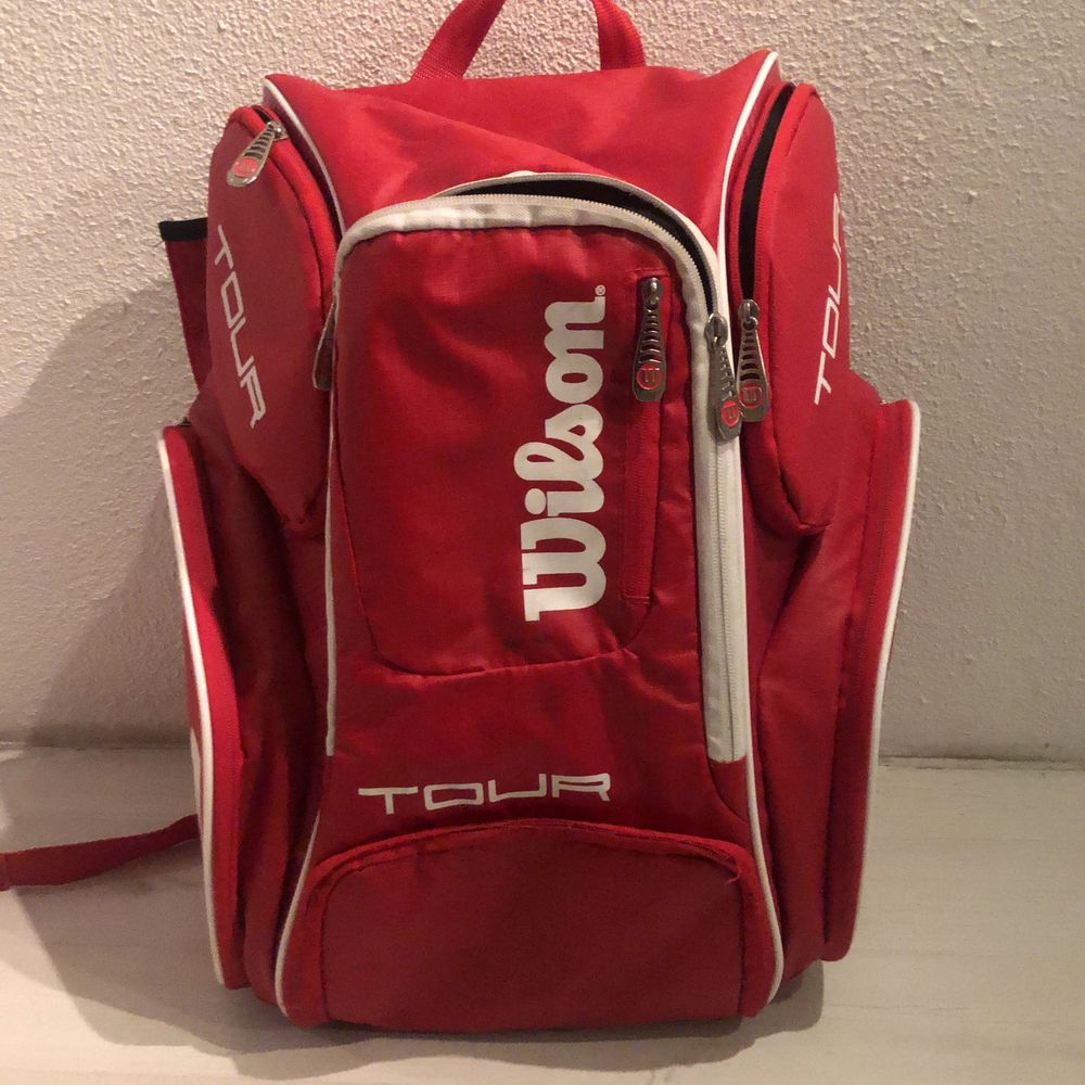 Wilson tennis väska - Väskor | Plick Second Hand
