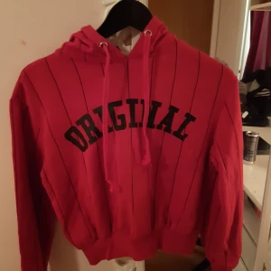 Rödd hudie från hm - Har inte använts på länge