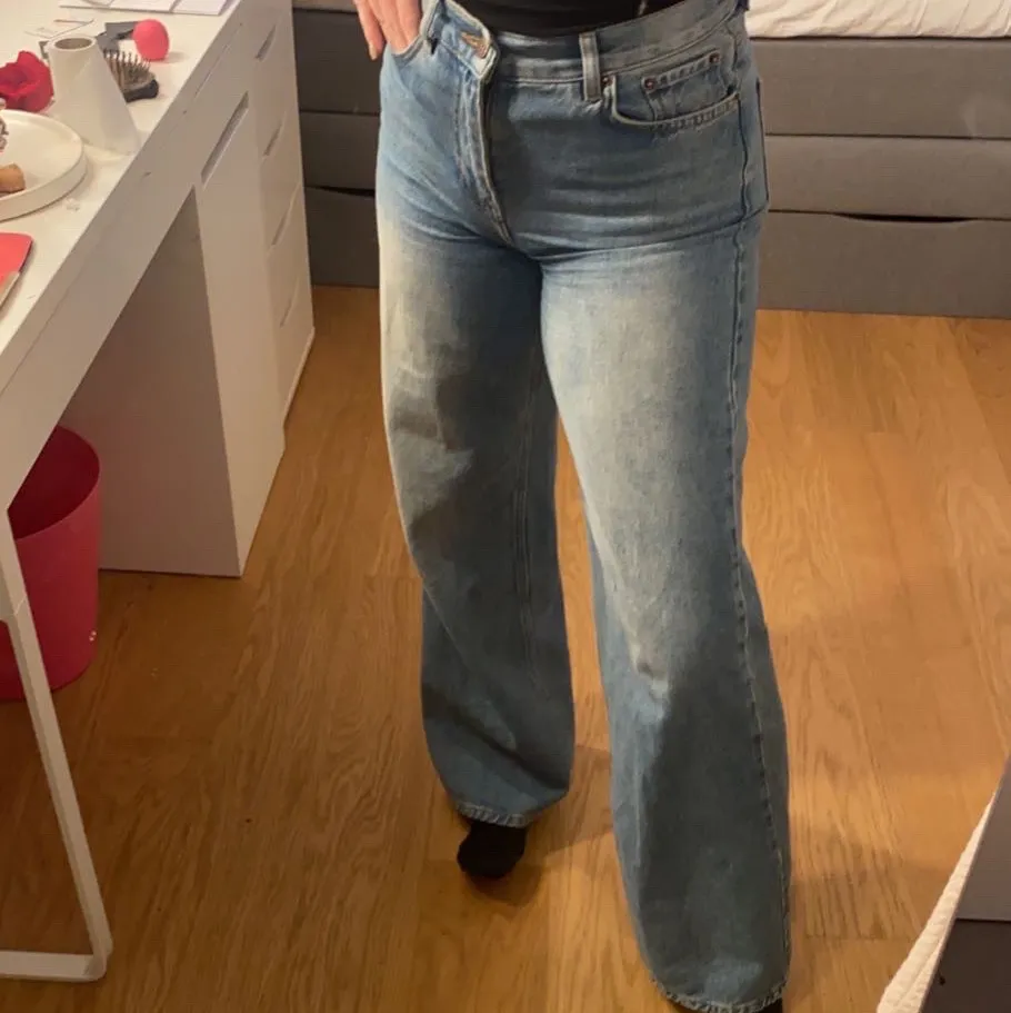Moderna raka jeans från JunkYard, köpta för nån månad sen. Köpa för ca 400kr. Jeans & Byxor.