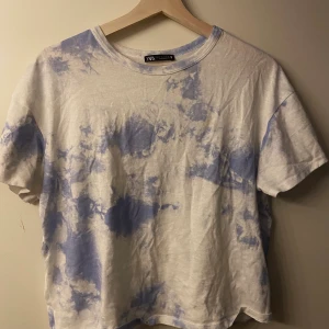 Zaratröja - Söt tie-dyetshirt från Zara, aldrig använd