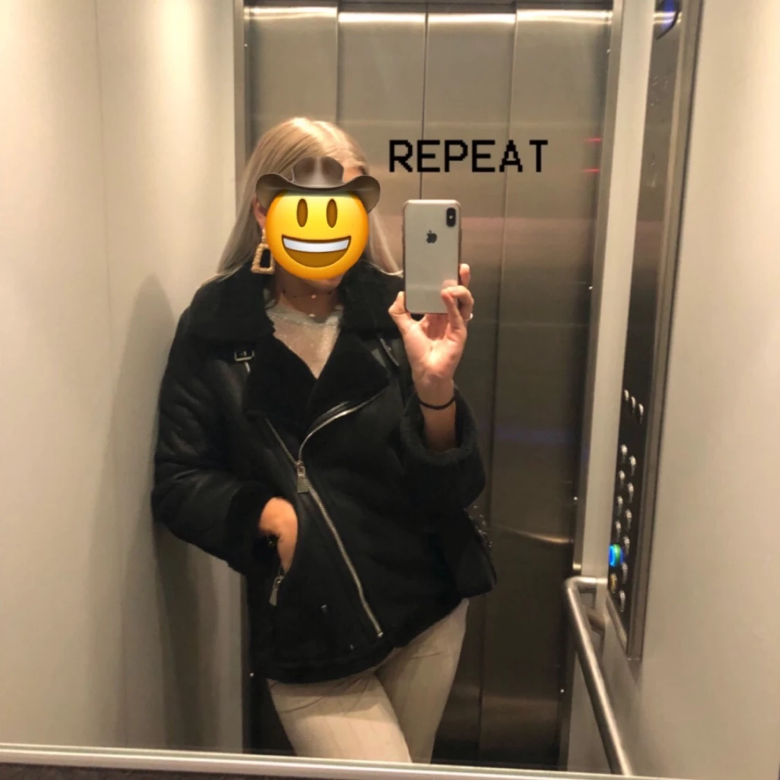 Svart trendig jacka från Chiquelle