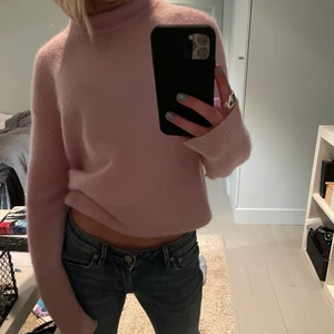 Samsoe tröja - Så himla fin rosa stickad tröja som är jätte skön💕💕💕köptes för ca 1200