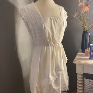 Student klänning - Fin klänning, perfekt till student och skolavslutningar! Frakt tillkommer