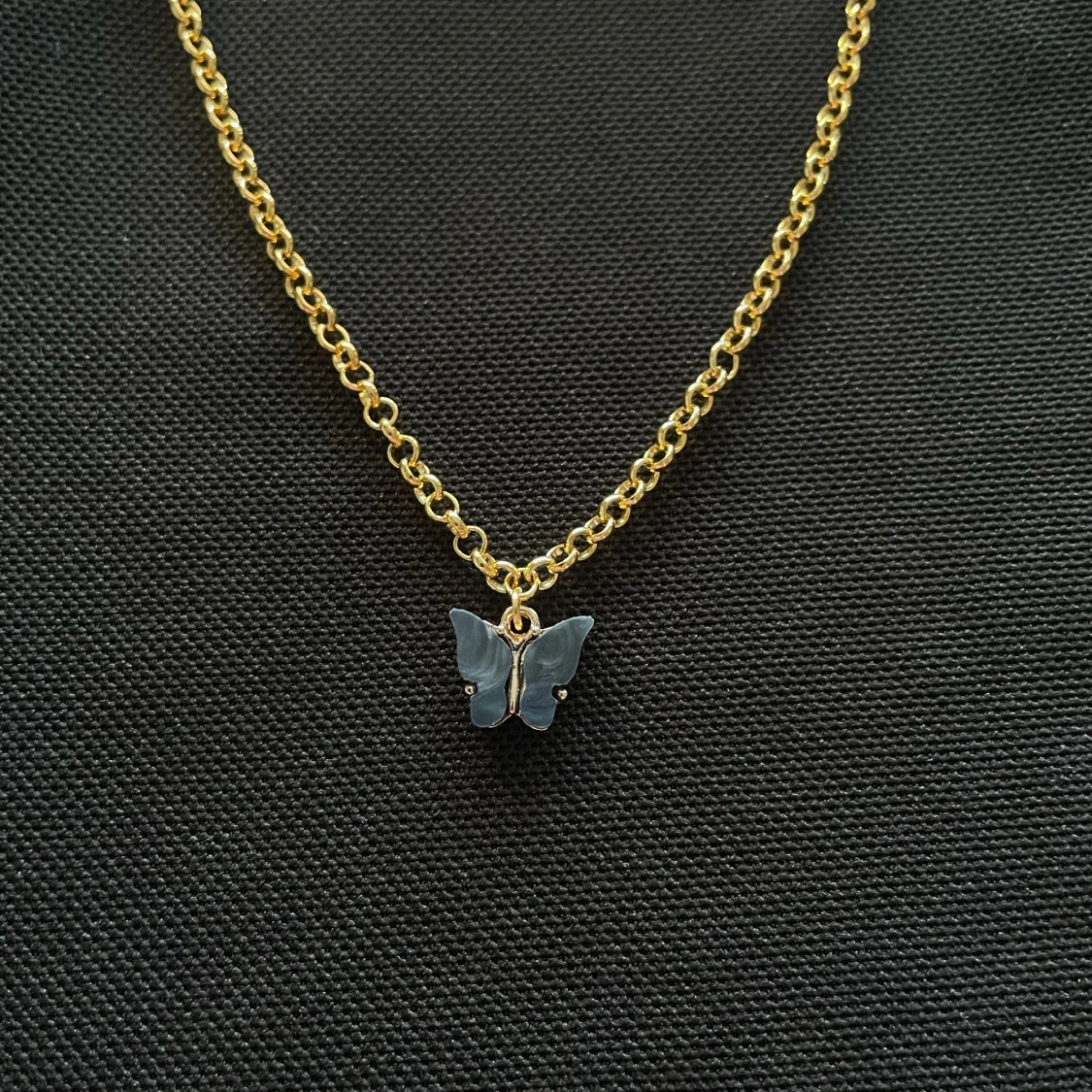 🖤svart fjäril halsband🖤
