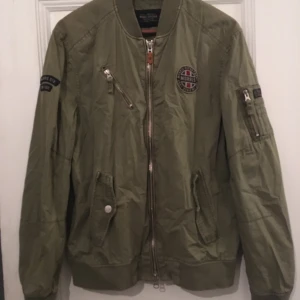 Morris Jacka Strl S  - Säljer en snygg Morris Jacka i Strl S skickas för 66kr Spårbart paket 