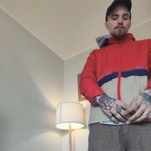 Stussy jacka,nineplanets hoodie ett Par gubbbyxor som är tvär tunga - Tyckte de blev en snygg fit och om någon skulle vilja köpa något är de bara att hola at me  priset blir svårt här skriver något sen löser vi det i chatten eller via brevmejl om de funkar bättre