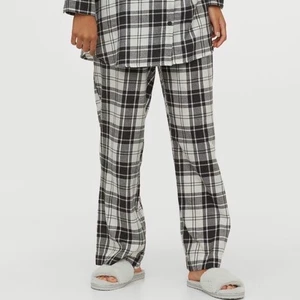 pyjamasbyxor - Säljer mina rutiga pyjamasbyxor, jättesköna och snygga!