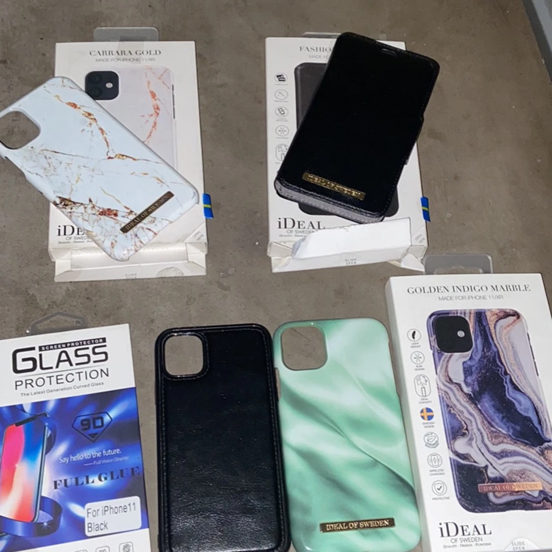 Säljer massor med olika skal till iPhone 11 