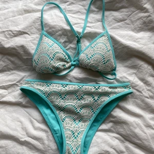 Bikini i storlek XS - Blå vit Bikini storlek XS, Helt oanvänd 