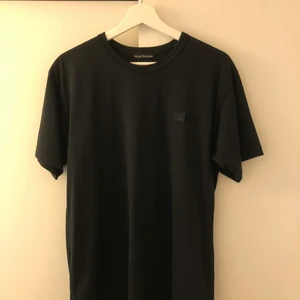 Acne Studios Nash Face Tee - Size : S cond : 9/10 pris kan diskuteras 
