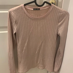 Topp - En söt gullig långärmad tröja från zara