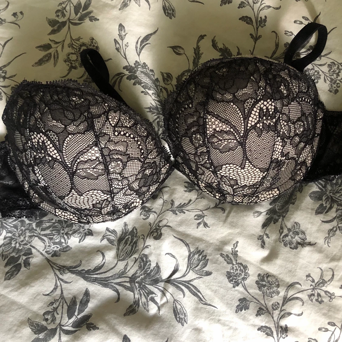 Bombshell balcony bh 75B - 90