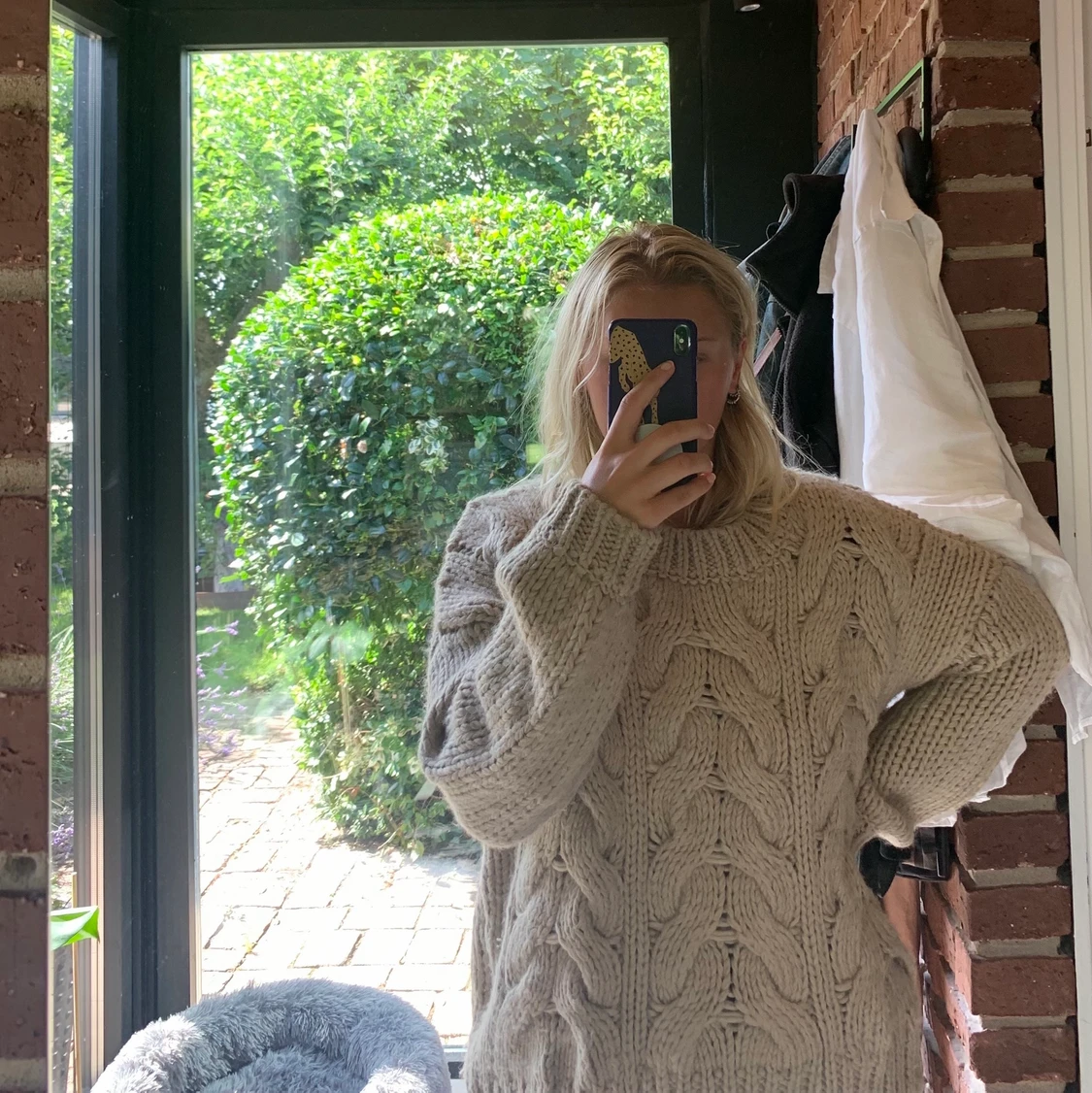 Beige stickad tröja  - 90