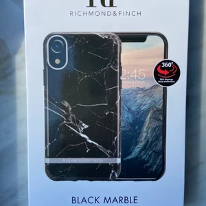 Mobilskal  - Säljer detta skal från richmond & finch i nyskick, aldrig använts. Passar för iPhone XR och XS MAX🙃 Jag står för leveransen via postnord 