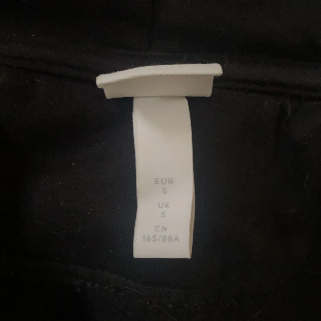 Svart dragkedjetröja  - 90