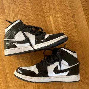 Air Jordan 1 mid - Säljer mina Jordan 1 mid, ”all star 2021” carbon fiber. Använda 3-4 gånger.