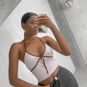 trendigt linne  - säljer detta coola linne då den tyvärr inte passar mig ! plagget är inte använt utan endast testad!💕