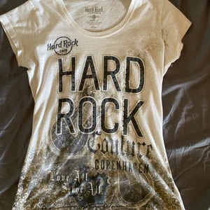 Hard rock café T-shirt  - Cool tröja från hard rock café. Frakt ej inkluderad, kan möjligtvis mötas upp i Gbg💖