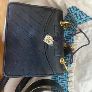 Väska - Axel väska som är äkta 