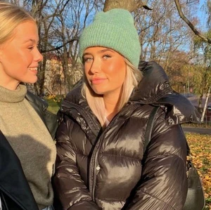 Stickad mössa - Säljer min älskade mössa då jag inte använder den så mycket. 