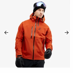 Revolution Race jacka - En helt oanvänd/ny jacka säljes i XXL. BUD mottages