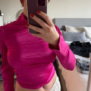 Festtopp - Supersnygg rosa festtopp köpt för 800kr på Asos. Använd 1 gång