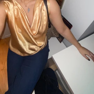 Fest topp - Helt magisk fest topp som är köpt från Humana