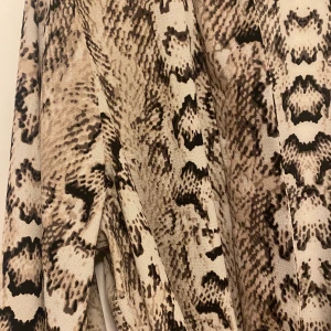 Innejacka/ kofta/ kimono - Passar strl L/XL. Nyskick.