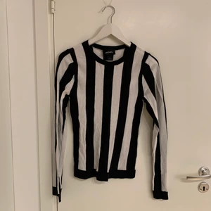 Randig tröja från Monki - Randig tröja från Monki strl S i fint skick. 