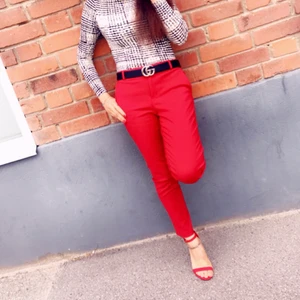 Tröja och byxor  - Tröja köpte 100kr och byxor 300kr. Jag använd 2 gånger . Sälja tröja 50kr och byxor 250kr .