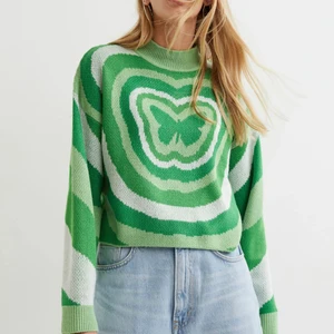 Tröja H&M - Säljer denna trendiga tröja från H&M. Storlek XS men passar även S