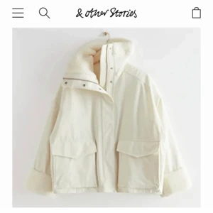 Vinterjacka - Säljer denna supersköna vinterjackan, det är ull i hela Jackan så den håller värmen super till vintern😊  skriv privat om du vill ha fler bilder💕