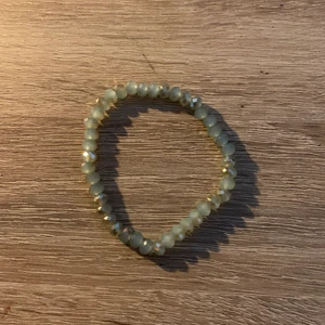 Armband - Säljer detta fina pärlarmbandet💗💗