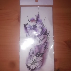 Stor vacker tatuering  - Ny/oöppnad Stor Tatuering med vackert motiv. Ordinariepris, 69:-