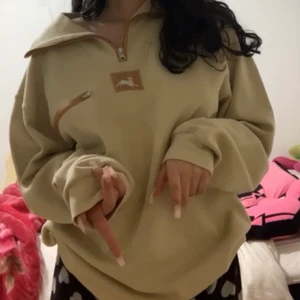 tröja - Jättefin tröja som tyvärr inte kommer till användning strl L och superskönt till vintern❤️ köpare står för frakt 66kr