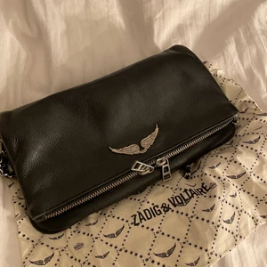 Zadig väska  - INTRESSEKOLL. Funderar på att sälja min zadig väska. Kan även vara intresserad på att byta mot någon annan väska. 