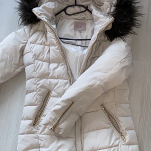 Nu vinterjacka  - Helt ny, oanvänd, storlek xs 