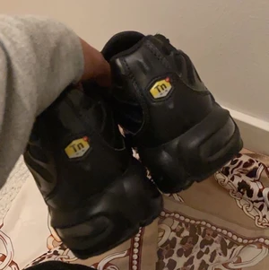 TN - Säljer mina tn, väl använda och de ser man på bild 3, trådarna där fram har åkt av☹️ darför säljer ja de billigt, 350kr ord pris 1300kr