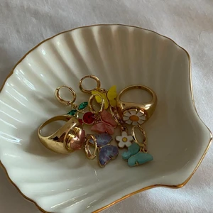 Smycken - Det mesta på bilden säljes! Ni beställer på celestedetails.com! 🦋🎉