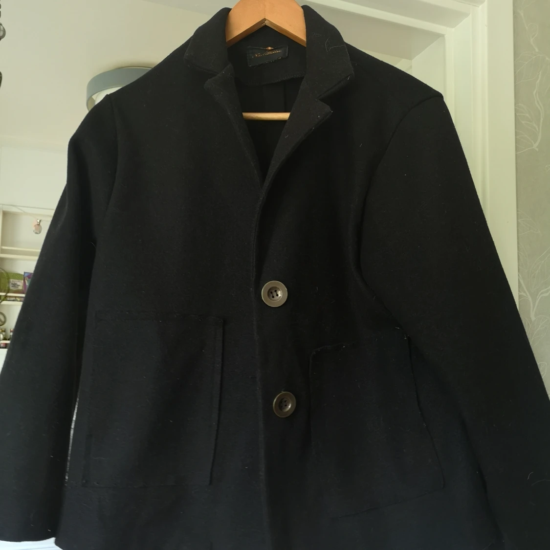 Svart knapp jacka  - 90