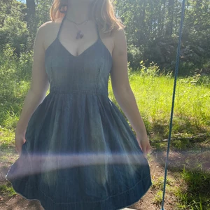 Supersöt jeansklänning - Jeans klänning, knappt använd