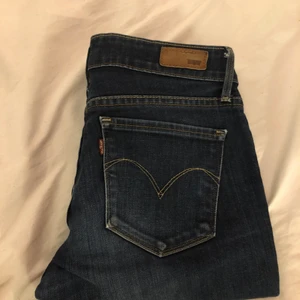 Levis jeans - Passar S personer! Möts upp på Södermalm eller fraktar men då står köparen för frakten. 