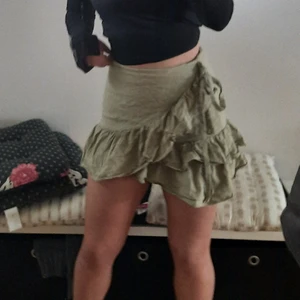 KJOL I LINNE - Fin kjol i linne från Topshop. Strl 38💞 Jag bjuder på frakten❤