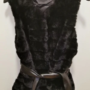 Fake päls väst från new Yorker  - S/M a vönd ett fåtal gånger 