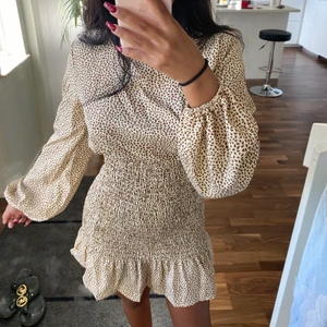 Klänning  - Jättesöt klänning i st XS💞💞💞